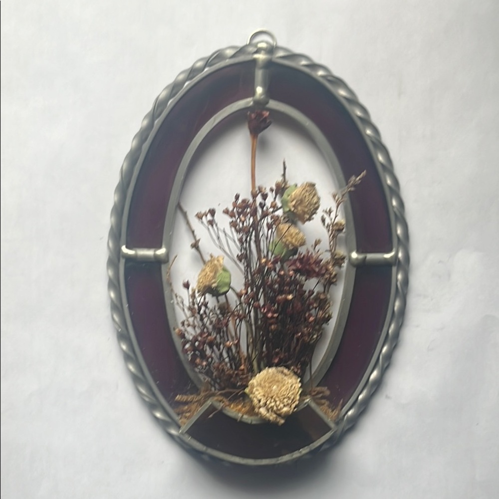 Vintage dry Flowers
Stained burgundy oval Glass
Suncatcher